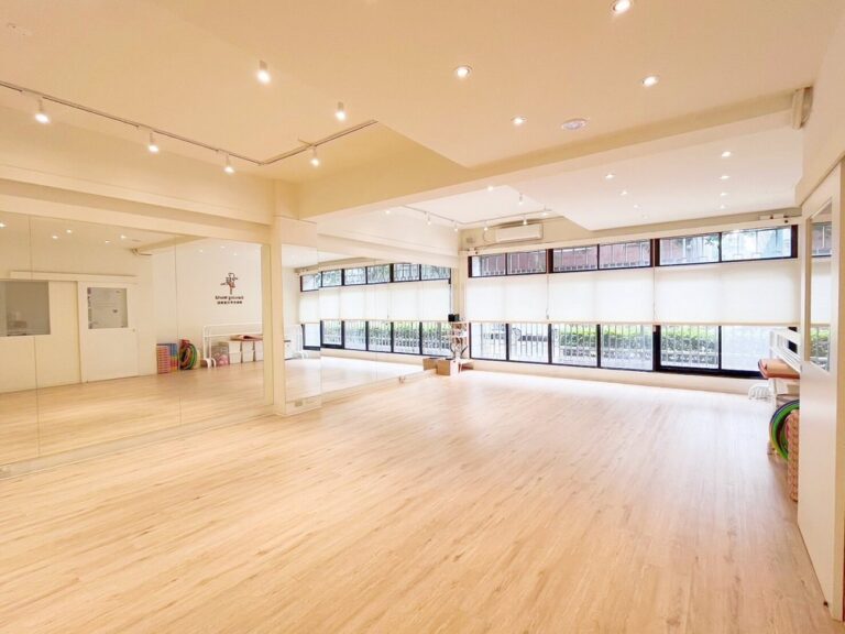 {"ARInfo":{"IsUseAR":false},"Version":"1.0.0","MakeupInfo":{"IsUseMakeup":false},"FaceliftInfo":{"IsChangeEyeLift":false,"IsChangeFacelift":false,"IsChangePostureLift":false,"IsChangeNose":false,"IsChangeFaceChin":false,"IsChangeMouth":false,"IsChangeThinFace":false},"BeautyInfo":{"SwitchMedicatedAcne":false,"IsAIBeauty":false,"IsBrightEyes":false,"IsSharpen":false,"IsOldBeauty":false,"IsReduceBlackEyes":false},"HandlerInfo":{"AppName":2},"FilterInfo":{"IsUseFilter":false}}